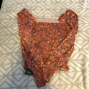 Long Sleeve Cropped Flower Top